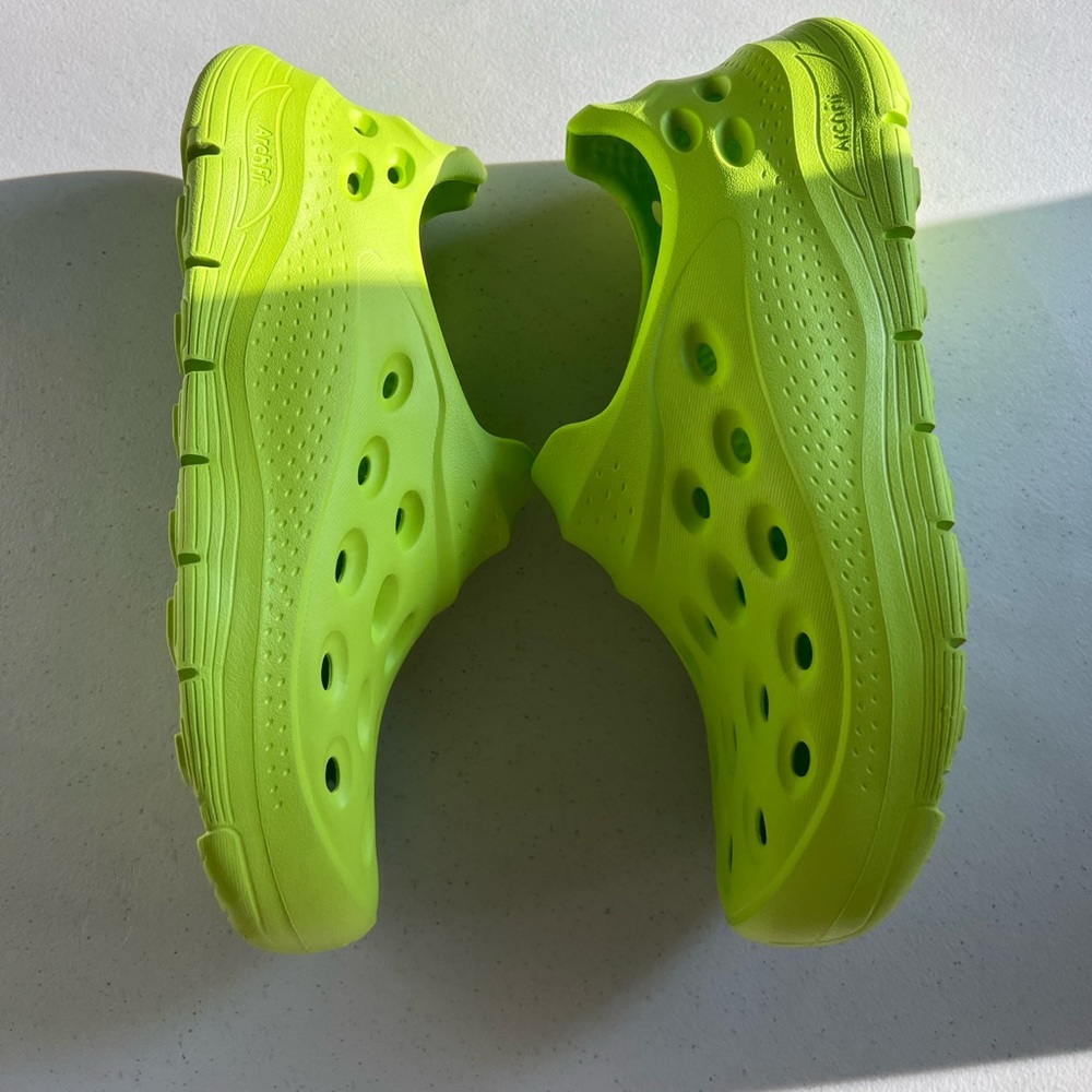 Skechers Men's Neon Green Slip-On Clogs